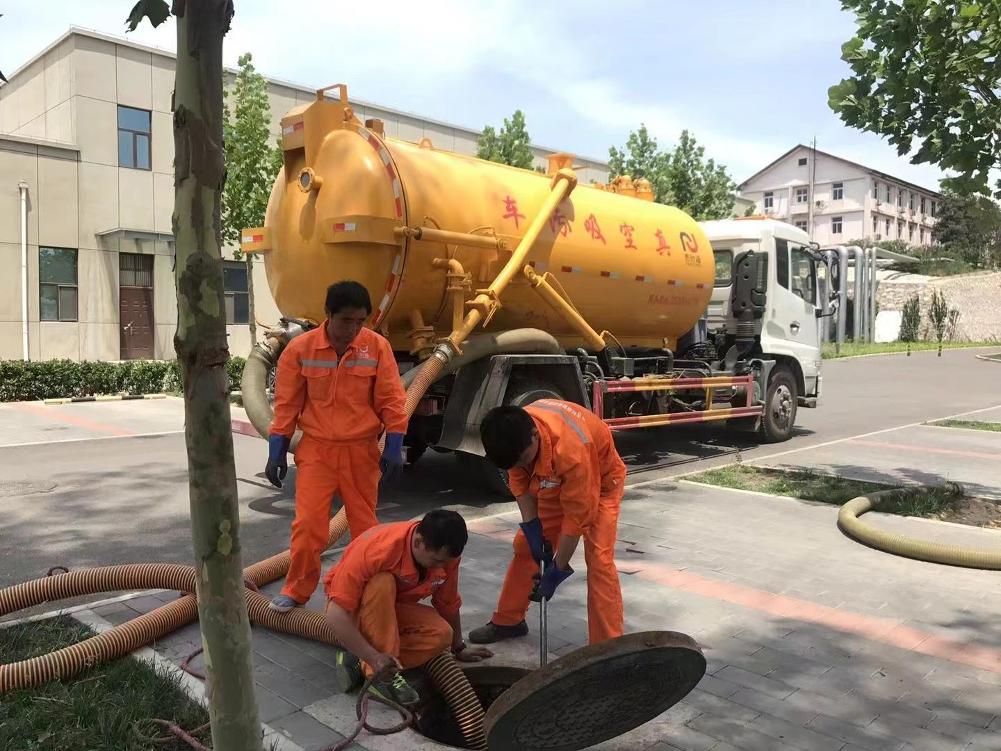 德昌化粪池清理与5-8吨吸粪车施工效率分析
